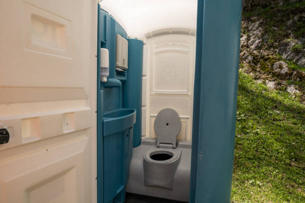 Portable Toilet Options We Offer in Carlyle, IL